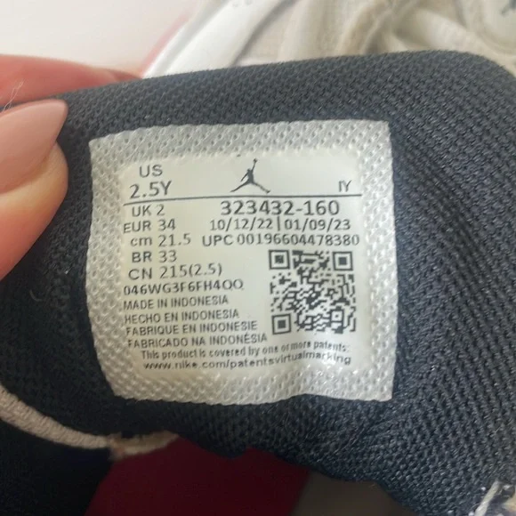 Jordan 6 Rings big kid size 2.5 (7-8 years old) - Picture 8 of 8